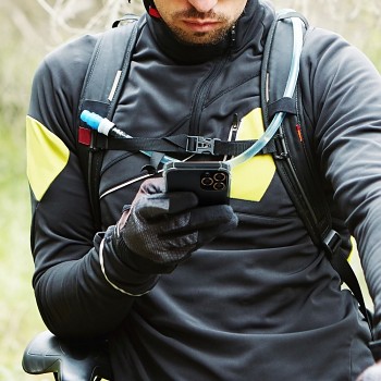 Odolný kryt Roar Armor pro iPhone 13 průhledný