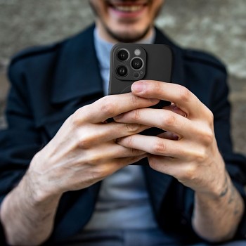 Silikonový kryt Silicone Mag Cover s ochranou fotoaparátu a podporou MagSafe pro iPhone 14 Pro černý
