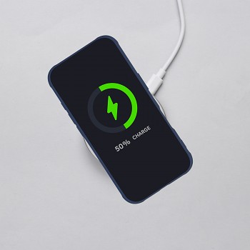Kryt Full Matte Mag Cover pro iPhone 17 kompatibilní s MagSafe modrý