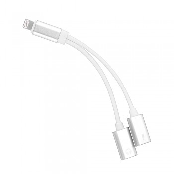 Adaptér z lightning na lightning(pro poslech hudby) + lightning (nabíjení)